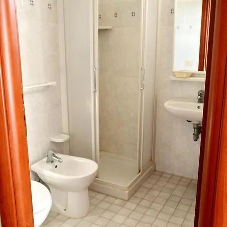 In Guest - New Cirene Double Comfort With Good Breakfast Гостевой дом Римини