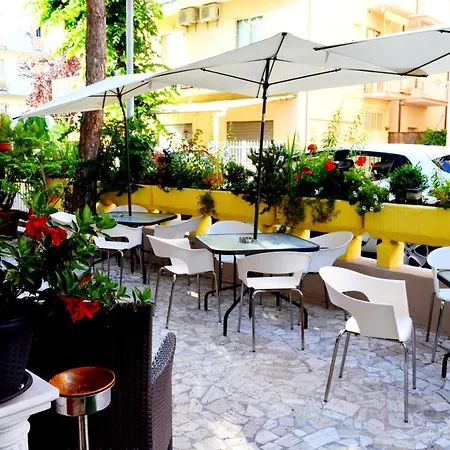 Guest house In Guest - New Cirene Double Comfort With Good Breakfast Rimini